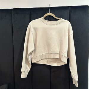 Cropped crewneck